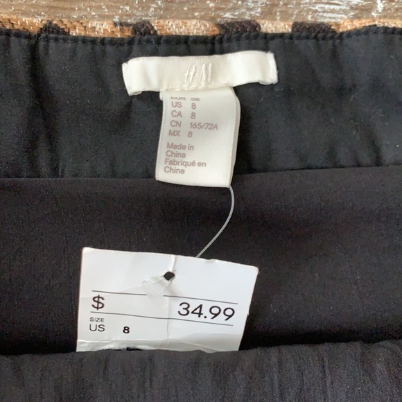 H&M Leopard Print Asymmetrical Zipper Skirt - Picture 3 of 5